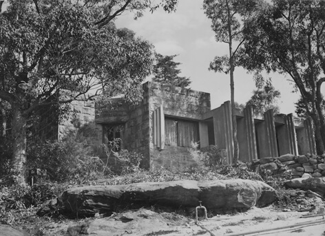 The Wilson house, Castlecrag, designed by Walter Burley Griffin in 1929. Eric Nicholls collection, National Library of Australia.